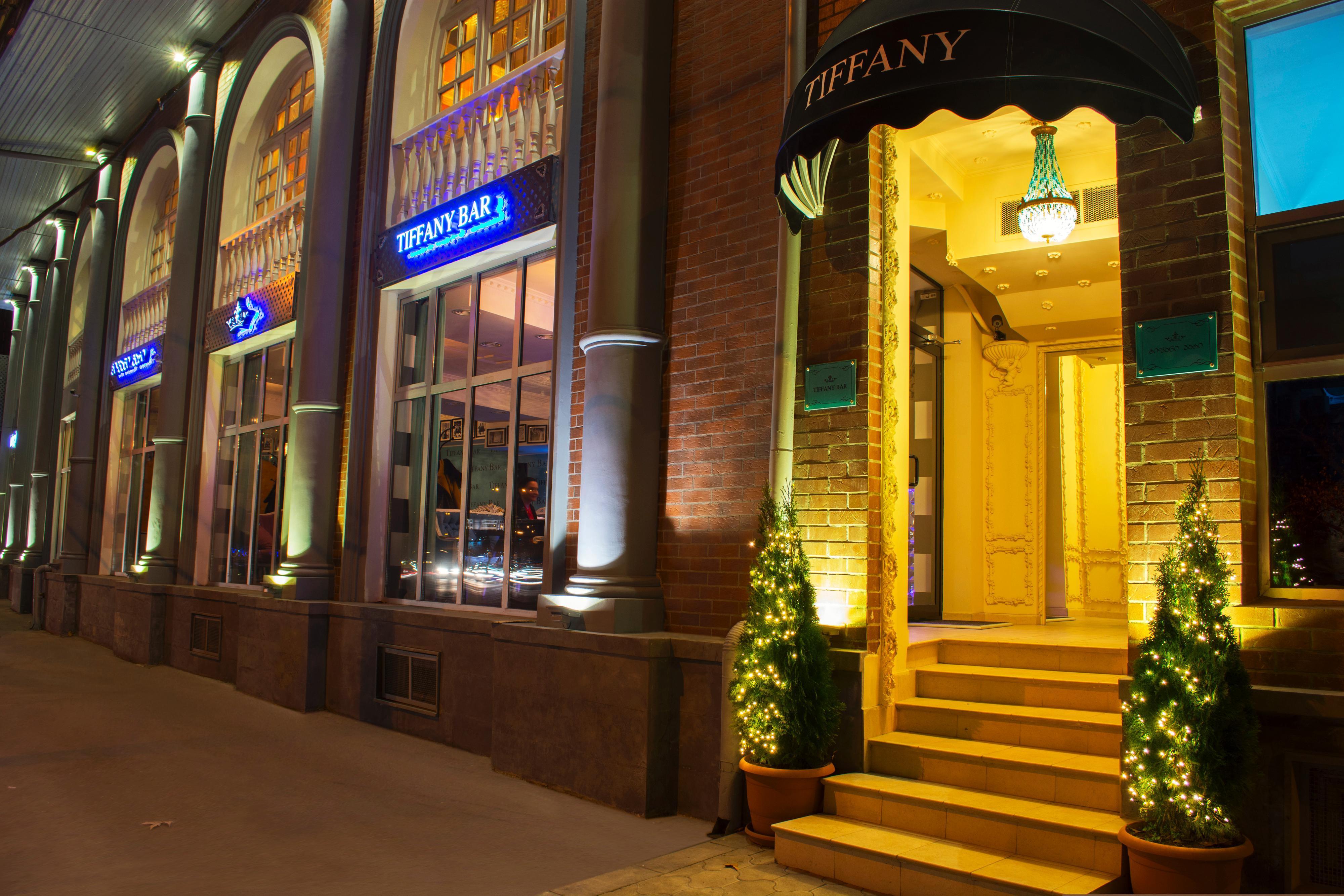 리버 사이드 호텔 츠빌리시 트빌리시 외부 사진 Tiffany's entrance on 7th Avenue