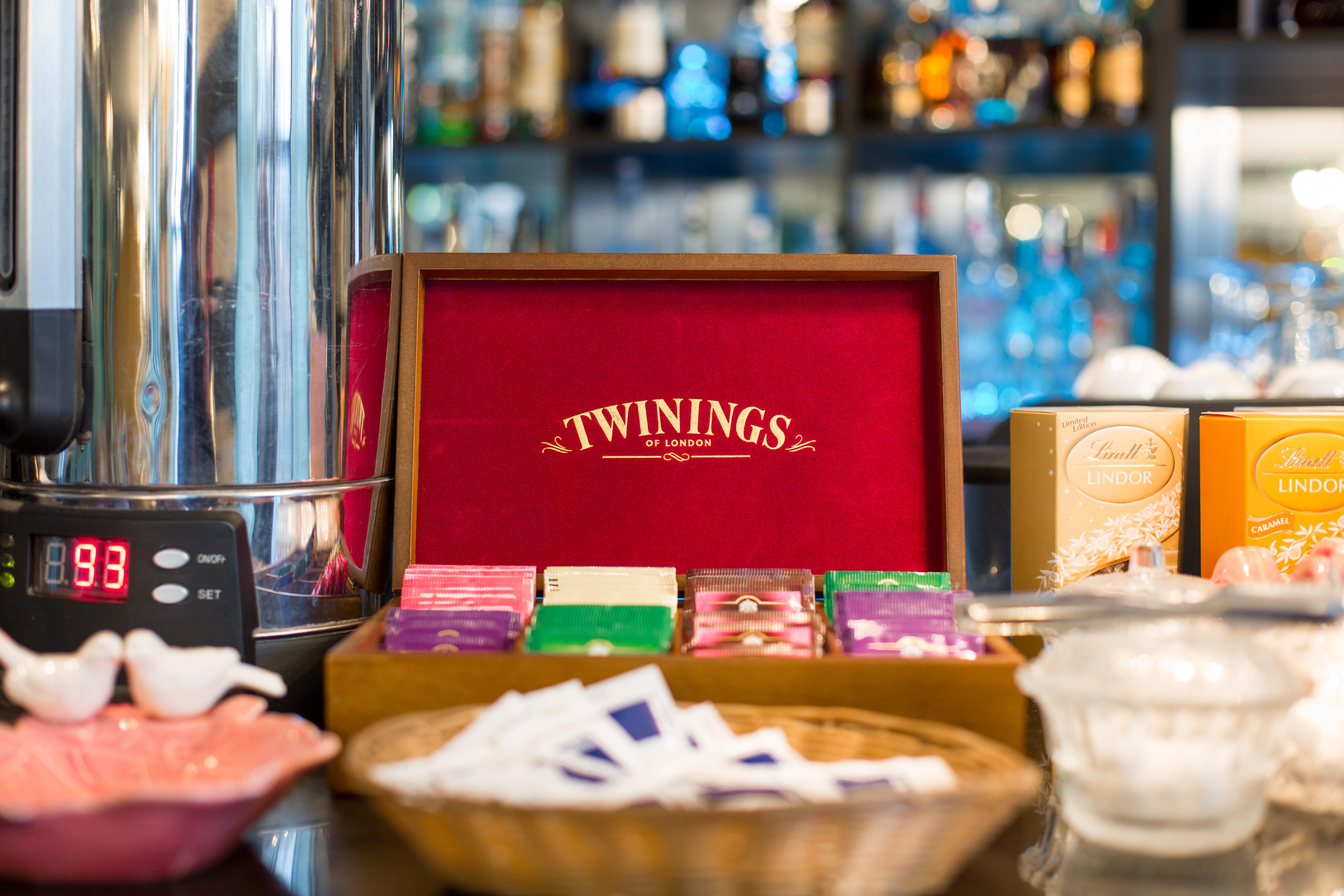 리버 사이드 호텔 츠빌리시 트빌리시 외부 사진 Twinings tea