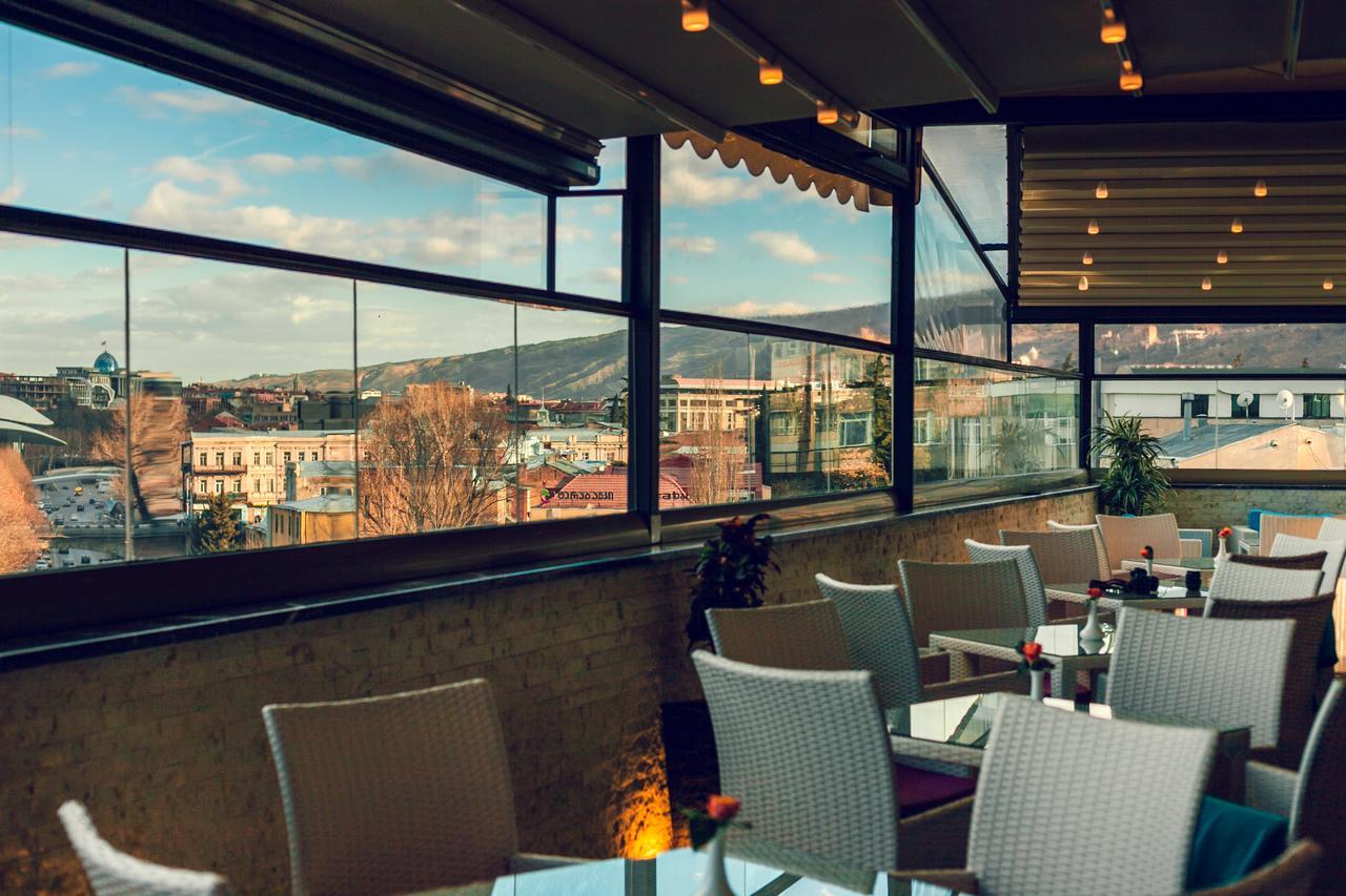 리버 사이드 호텔 츠빌리시 트빌리시 외부 사진 Sky Bar